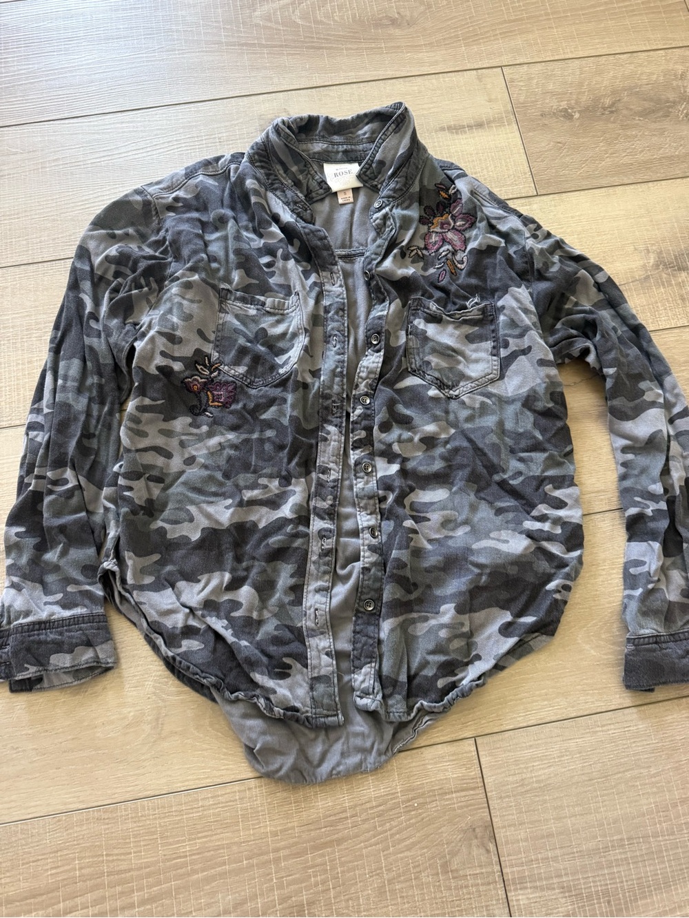 Knox Rose Gray Camouflage Button-Down Shirt with Floral Embroidery